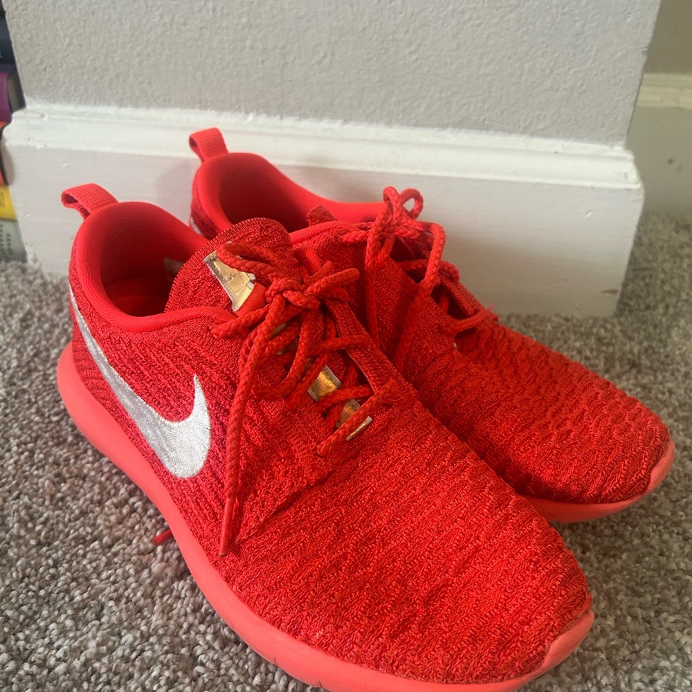 Red Nike Sneaker Wmns Sz 8